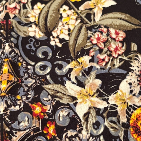 White House Black Market Elegant Black Top, Tie Waist, Polyester Blend, L - Picture 5 of 8